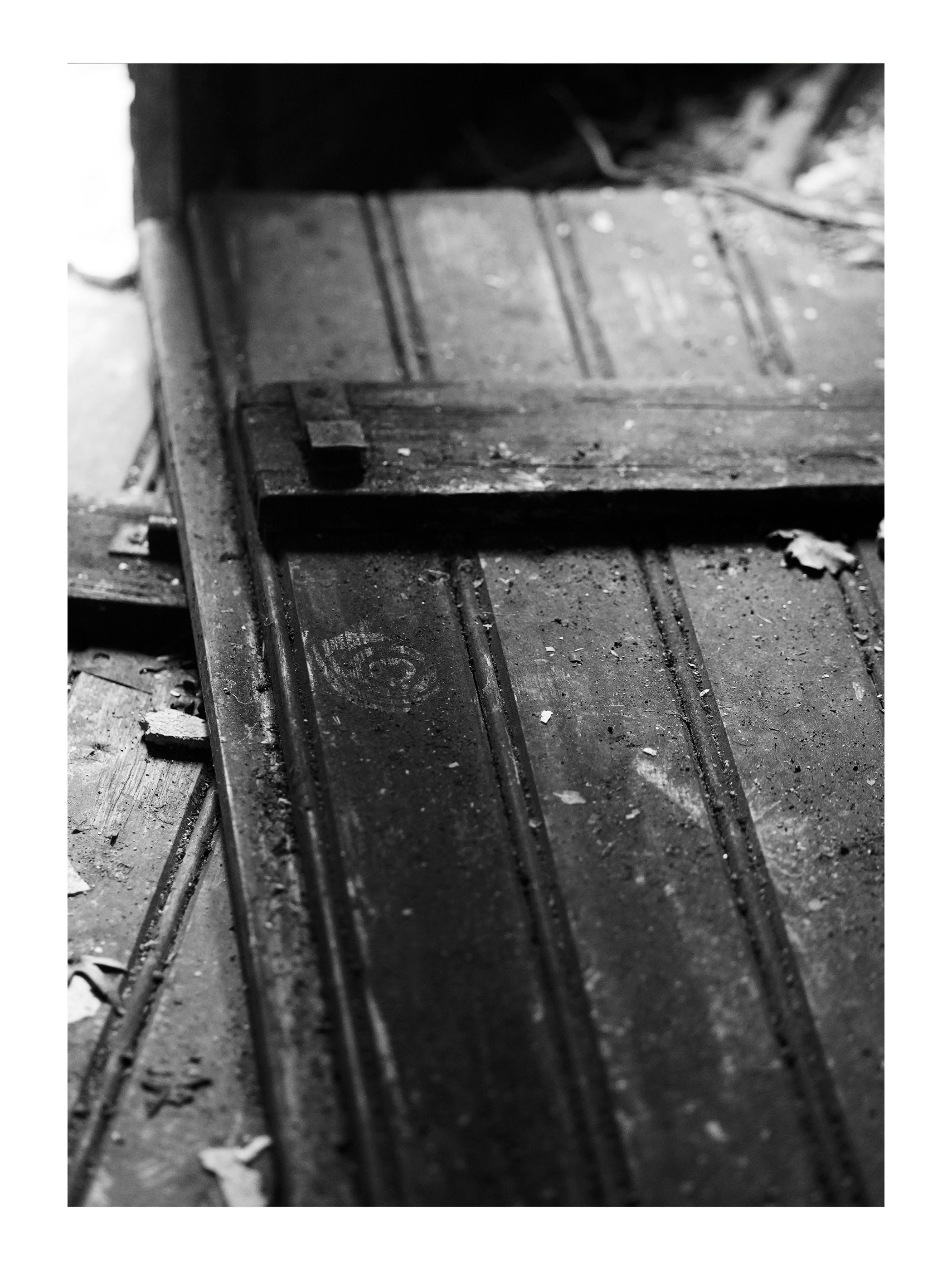 Maison Abandonnée — 4/8